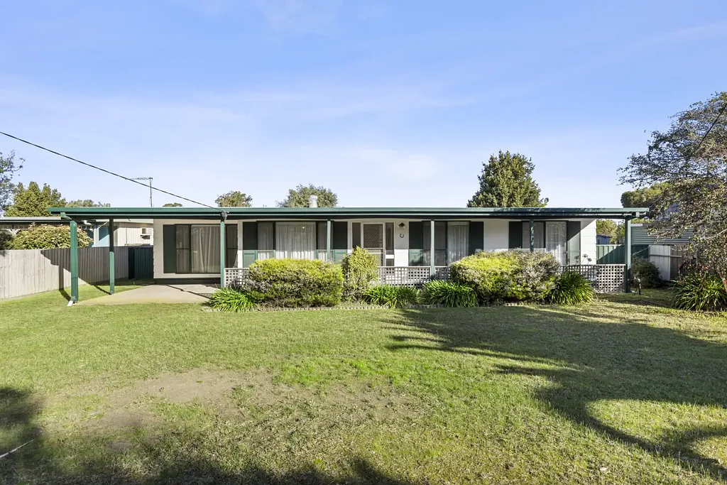 St Leonards 3ਬੈੱਡਰੂਮ Charming Older-Style Three-Bedroom Home on 829m²