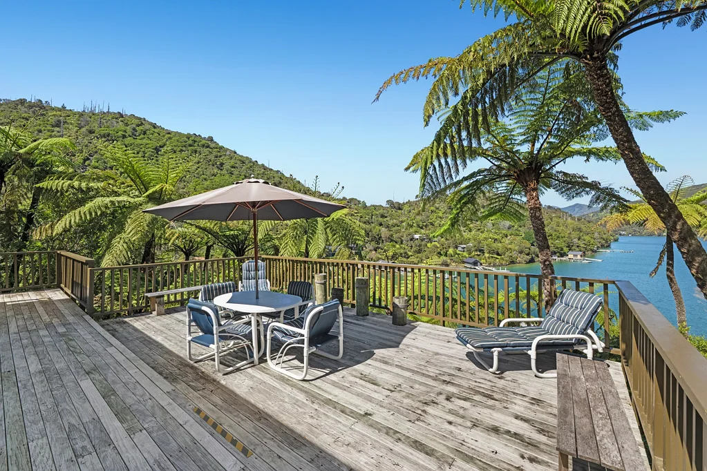 Queen Charlotte Sound 3ਬੈੱਡਰੂਮ Stunning views in Onahau Bay - First time for sale