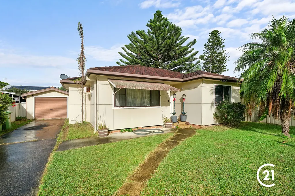 Berkeley Vale 3房  Lakeside Living with Investment Appeal