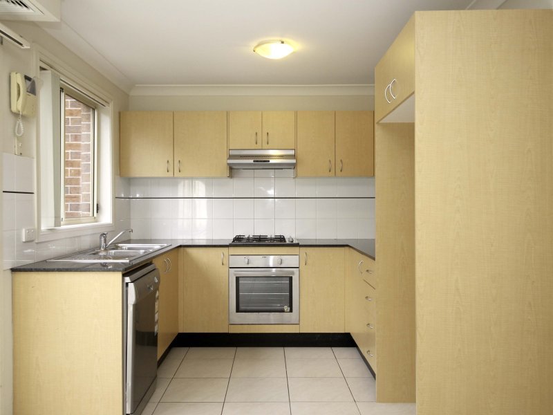 UNIT 4 38 HILLCREST RD, QUAKERS HILL NSW 2763, 0房, 0浴, House