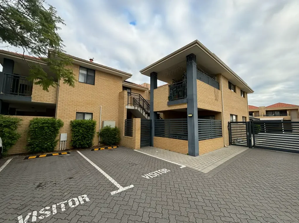 Comfortable Living in a Well-Maintained Complex