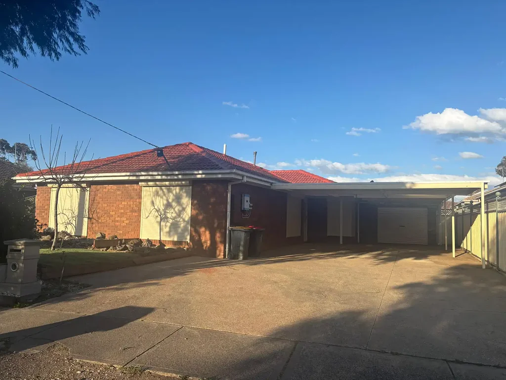 Modern Home Offering Comfort & Convenience
