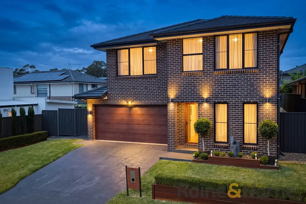 Leppington 4房 Emerald Hills抢手街道 443sqm宽大地块 豪华主卧套间 设计师厨房 全遮光影音室 超大侧通道 双车位车库 优质学区便捷 Where Luxury, Space & Family Living Come Together