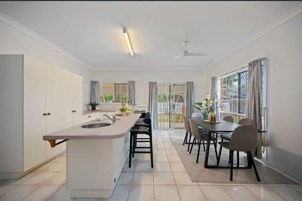 Peaceful Family Living in Popular Kirwan