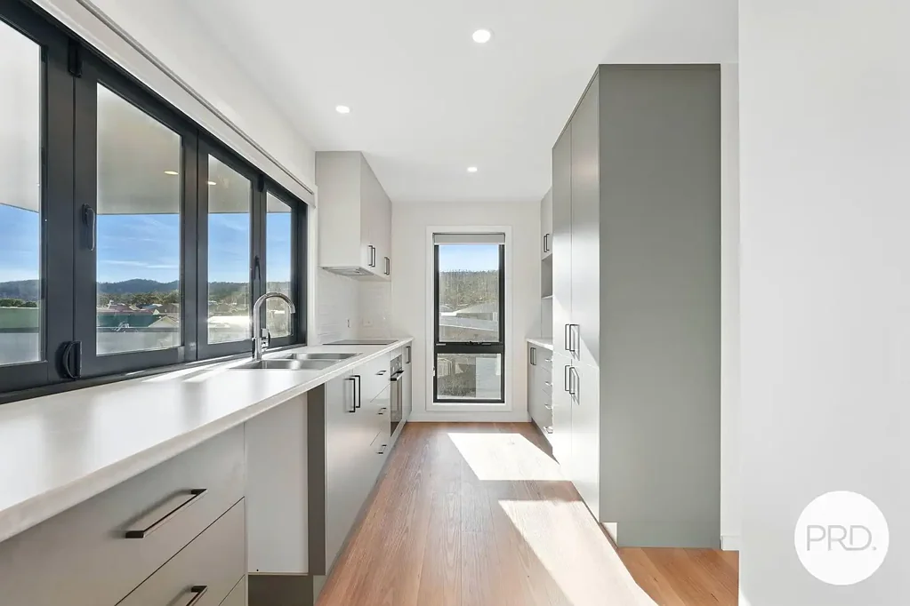 BRAND NEW Townhouses ; Units 1, 2 & 3 of 14 Dulcie Court