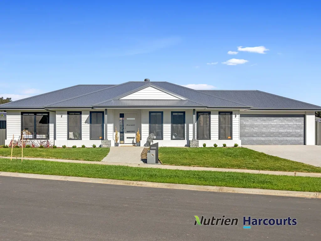 Yea 3ห้องนอน Newly built home with waterfront views