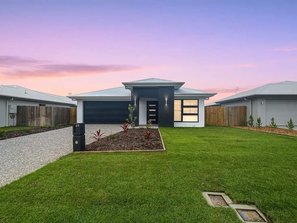 Coastal Calm, Room to Breathe at Bushland Beach