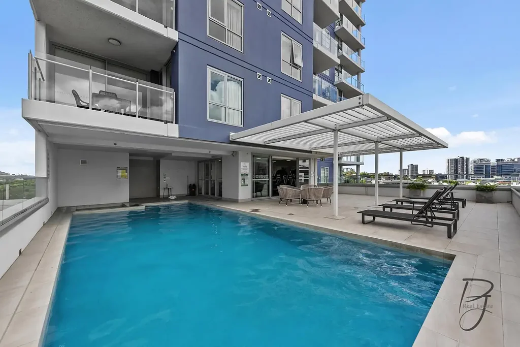 Bowen Hills 1ਬੈੱਡਰੂਮ GORGEOUS FULLY FURNISHED APARTMENT WITH SWEEPING BRISBANE SKYLINE VIEWS