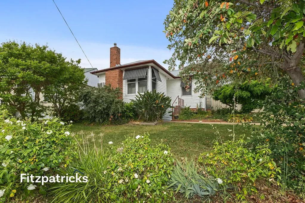 37 Phillip Avenue, Mount Austin, NSW 2650