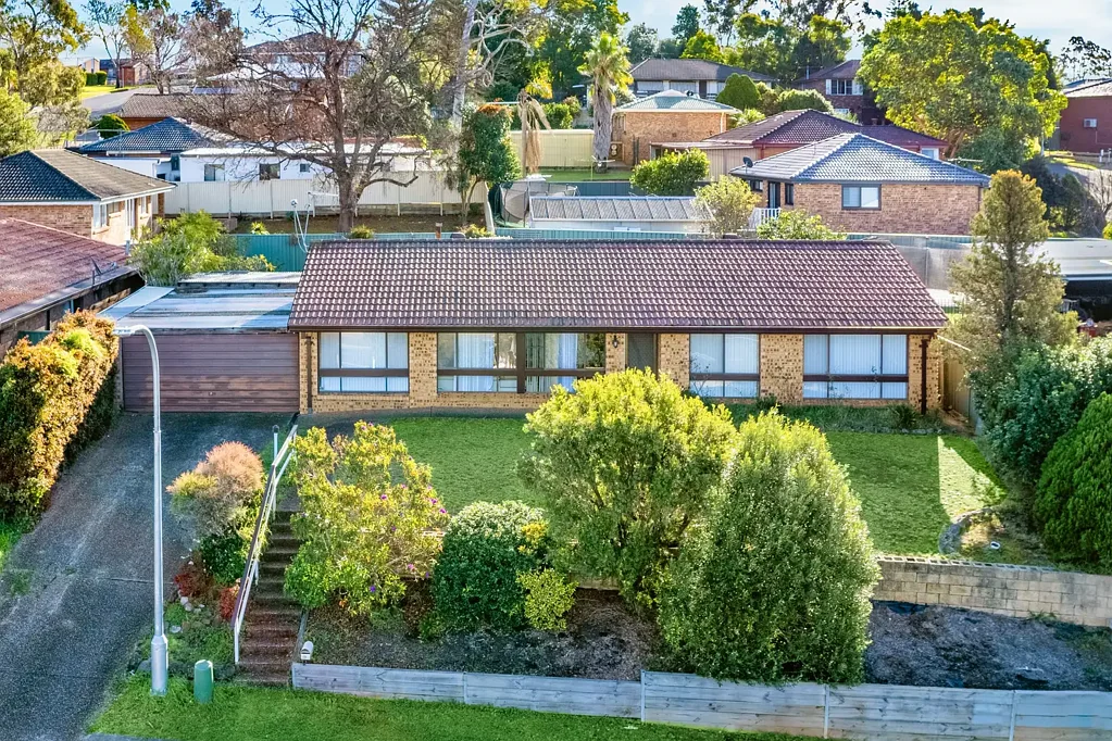 15 Stranraer Drive, St Andrews, NSW 2566