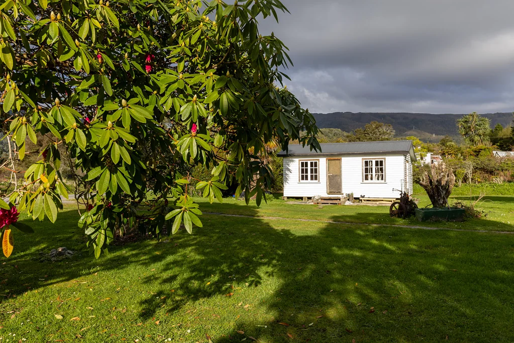 Waimangaroa 1 Bedroom Secure Your Slice of the Coast