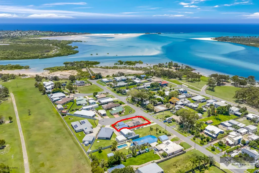 Elliott Heads 4房  Coastal Home with Exceptional Caravan & Boat Storage - Walk to the River, Minutes to the Beach