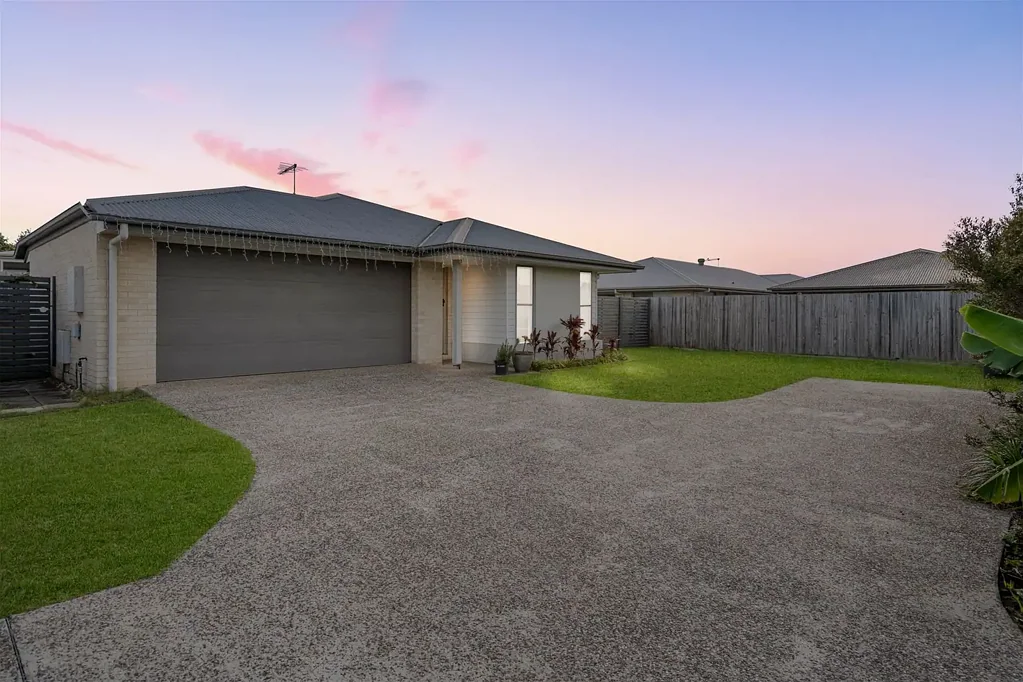 10 Aster Street, Dakabin, QLD 4503