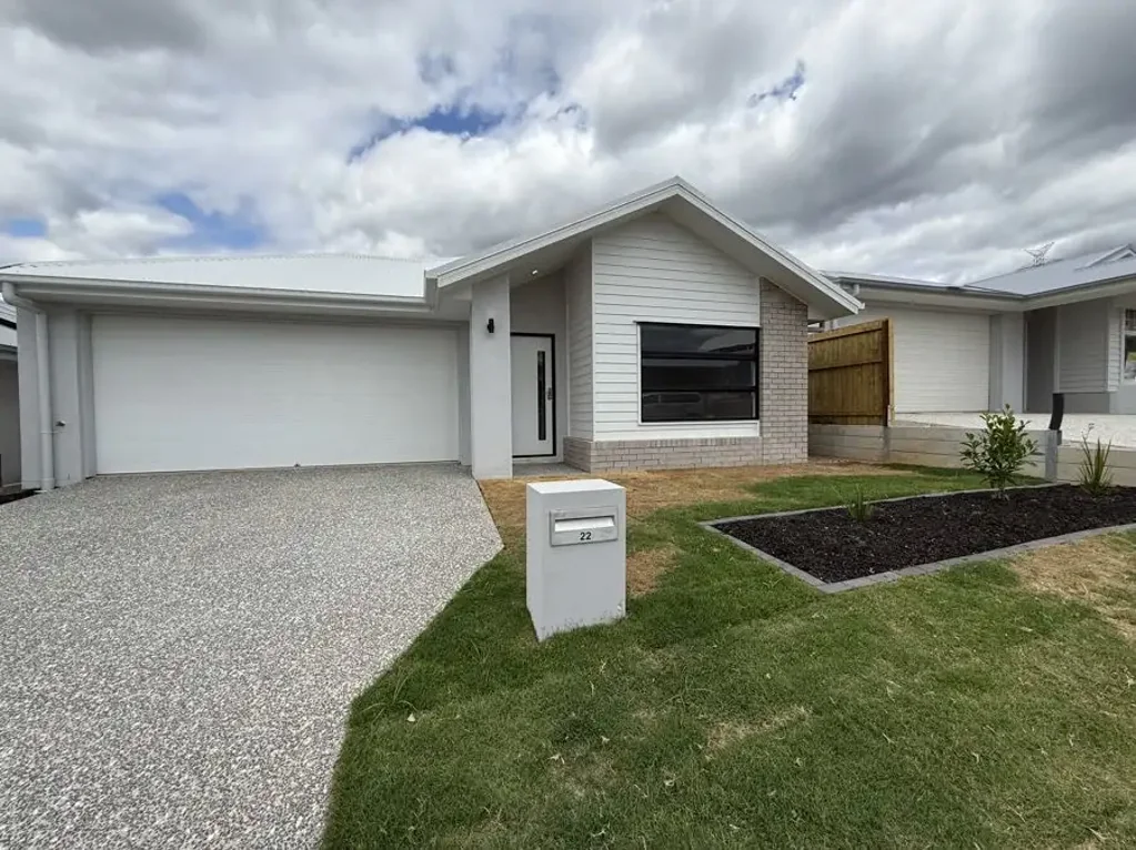 Brand New Home with Ducted AC Throughout!