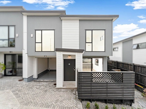 8C Neptune Avenue, Beach Haven, North Shore City, Auckland