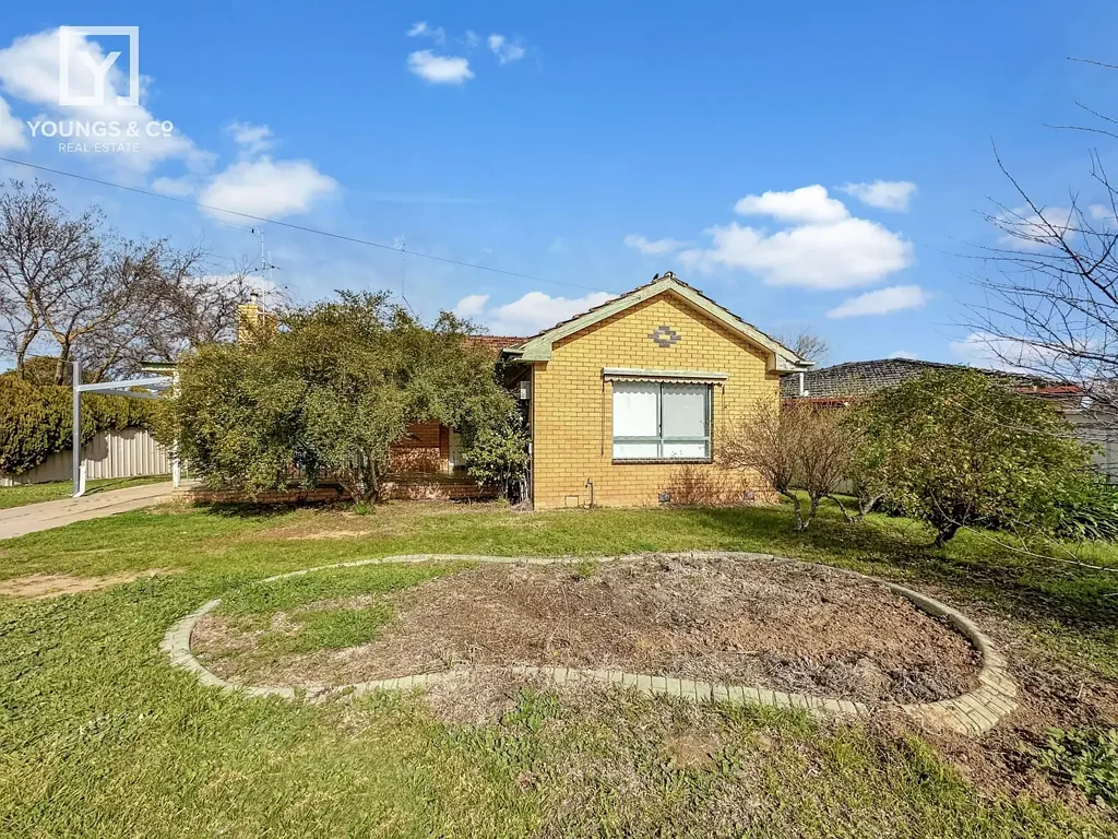 Charming North Shepparton Three-Bedroom Home!