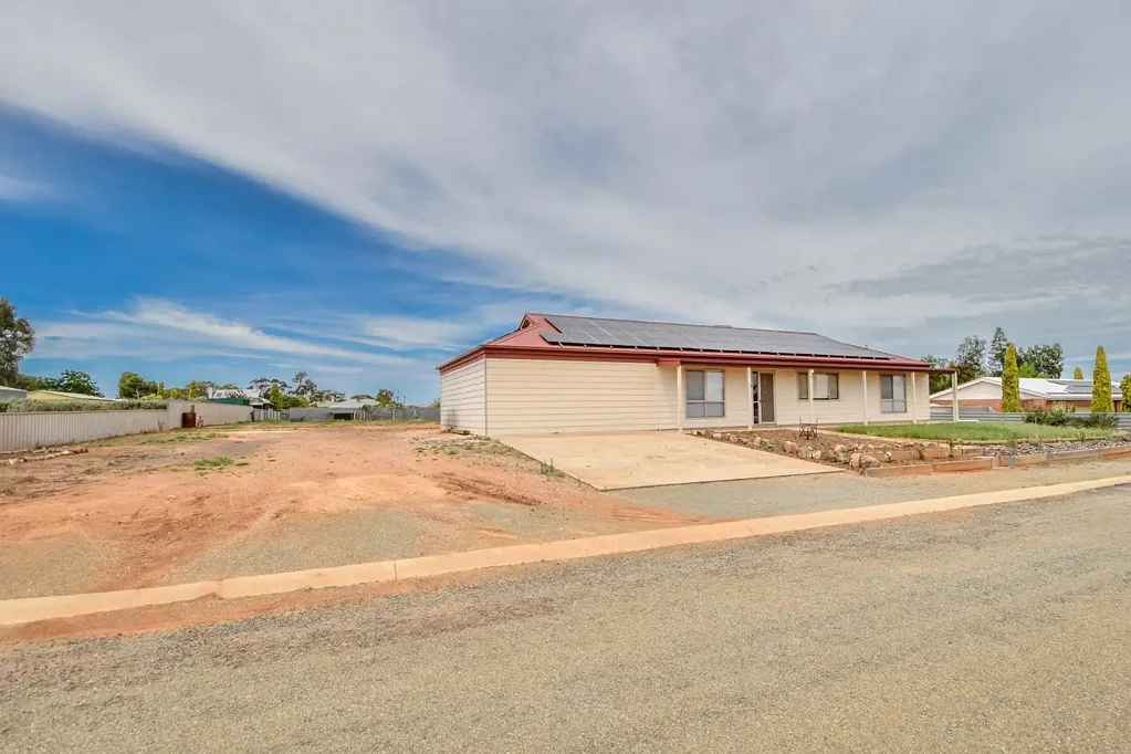 Booleroo Centre 4ਬੈੱਡਰੂਮ Wonderful Family Home with a scenic rural outlook