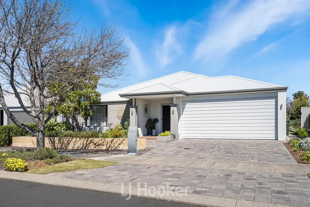 24 Almond Parkway, Yalyalup, WA 6280