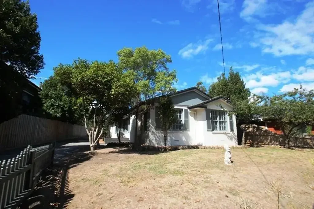 RENOVATED BEAUTY WITH GARDEN MAINTENANCE INCLUDED