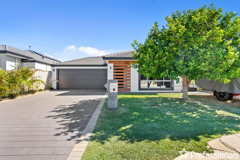 2 Myall Close, Wattle Grove, WA 6107