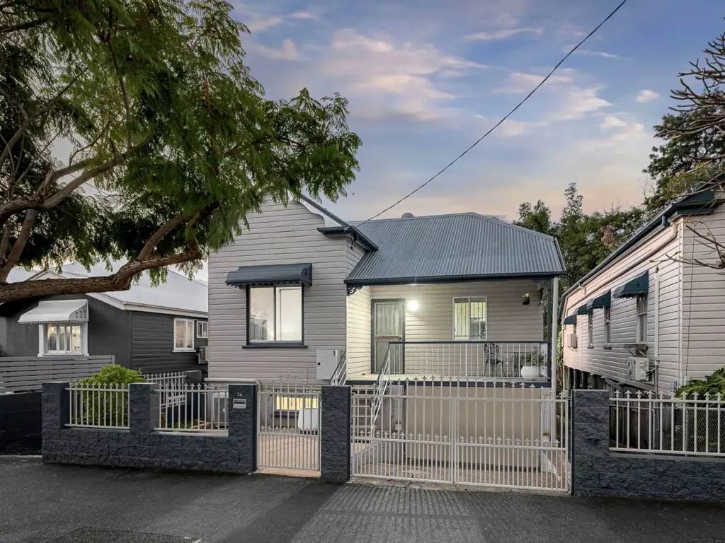 West End 3कमरा Dual-Living + Excellent Condition + Brisbane State High Catchment