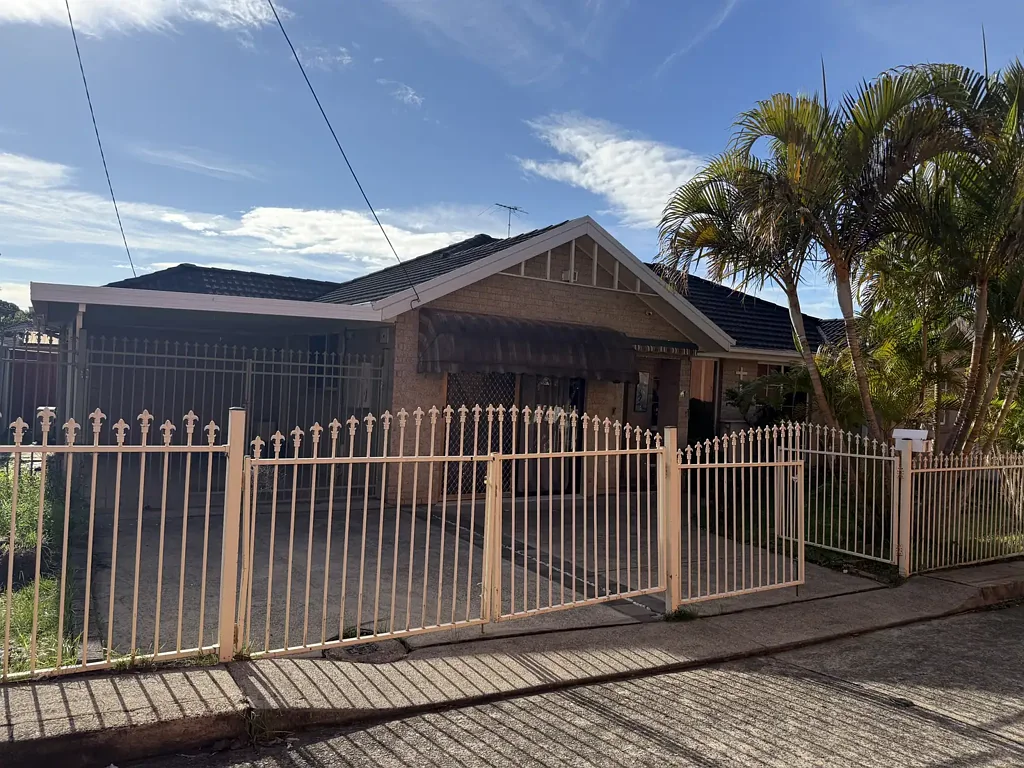 GREAT LOCATION FAMILY HOME