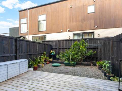 Hobsonville 2房  Near-New Contemporary Home in Thriving Hobsonville