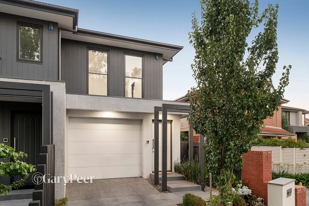 Carnegie 4ห้องนอน Light-filled family park side living