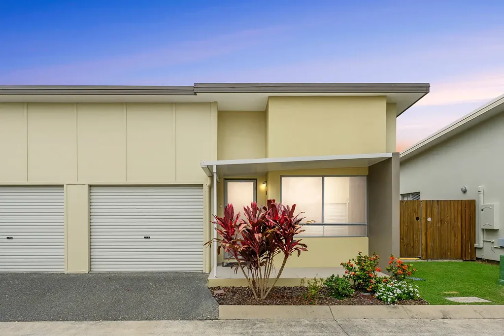 Taigum 3房 三房两卫住宅 宽敞开放式生活区 现代厨房燃气灶 主卧带套间 私人庭院娱乐空间 社区泳池烧烤 宠物友好 太阳能安全防护 Modern Comfort Meets Everyday Convenience