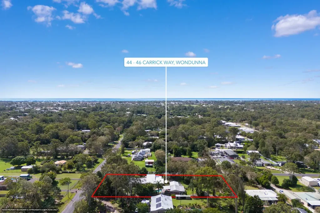 Wondunna 5침실 'IT HAS THE LOT' -  5 BEDROOMS , POOL,  SHEDS, 1 ACRE BLOCK