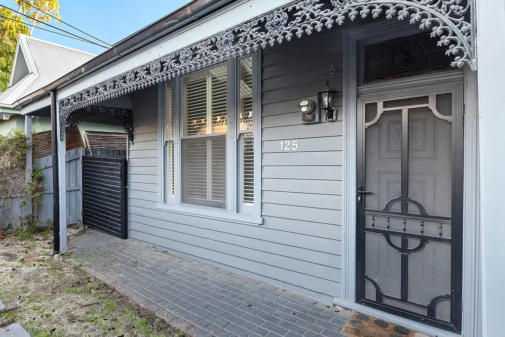 Three bedroom Victorian in dream location!