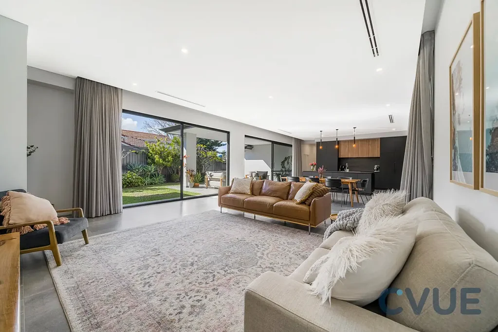 Furnished Beautiful Modern Family Home in Wonderful Wembley