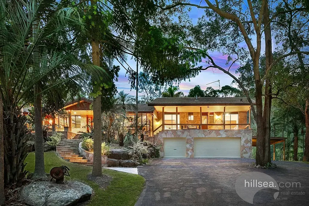 Upper Coomera 6房  CHERISHED HOME + BEAUTIFUL ACREAGE (approx 14.5 acres) with future Development Potential