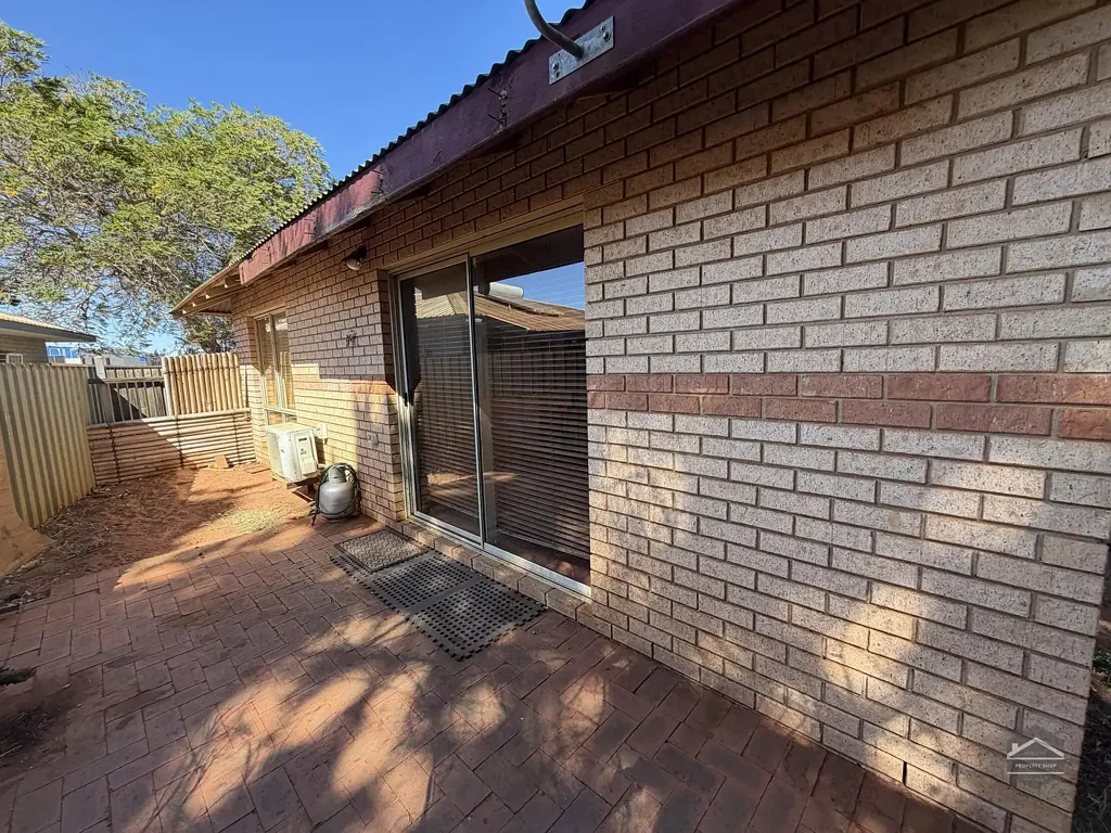 3x2 Family Brick Home!