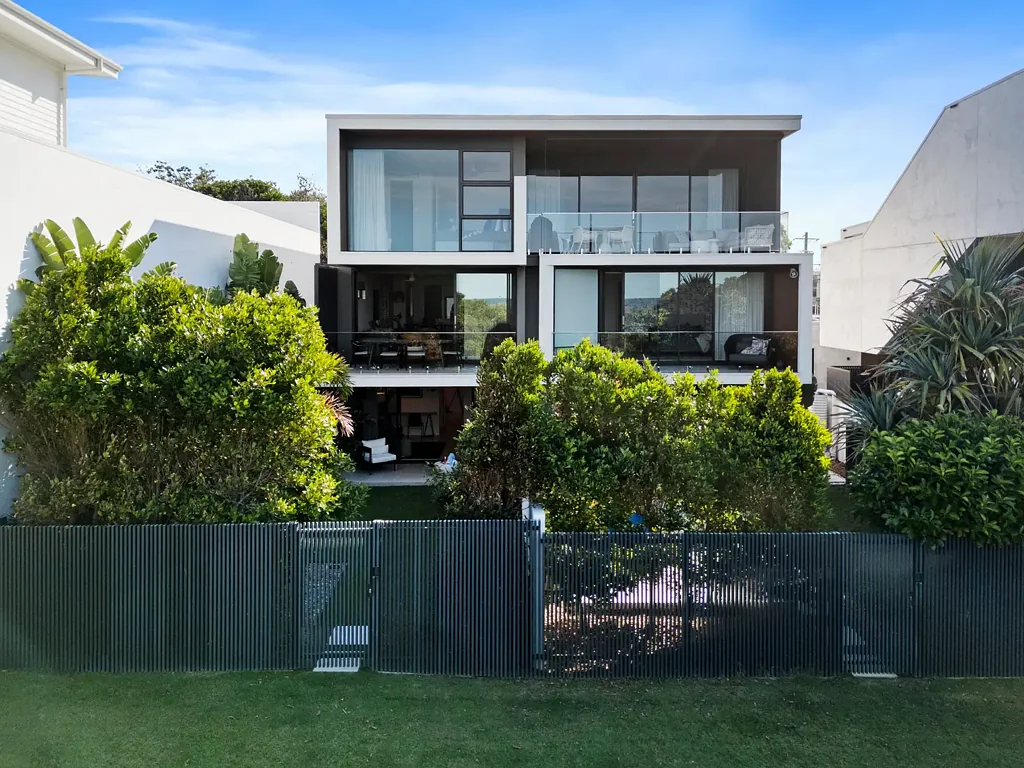The Ultimate Oceanfront Lifestyle