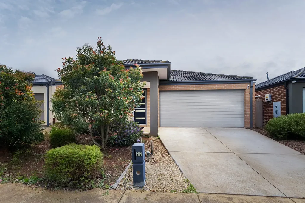 Weir Views 4房 宽敞408平地块 四卧两卫设计 主卧带步入式更衣室 全屋管道供暖 靠近购物中心&车站 现代家庭理想居所 Modern Family Living in a Prime Weir Views Location