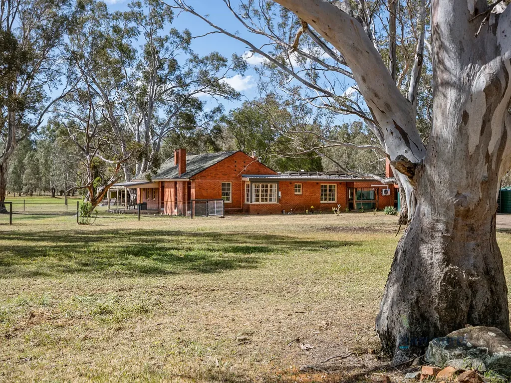 Tamleugh Acreage Escape Along Honeysuckle Creek