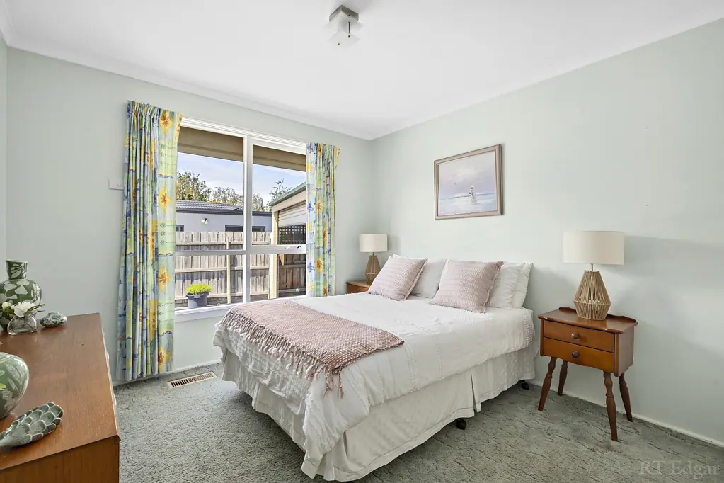 16 Isaac Smith Crescent, Cranbourne, VIC 3977