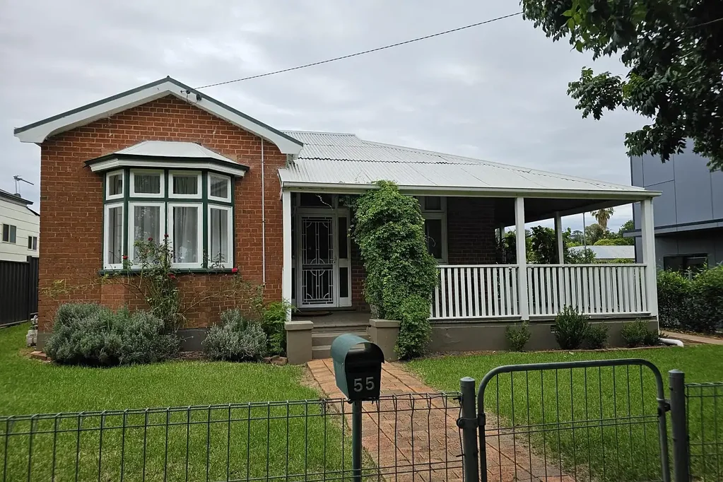 Charming Furnished Home!