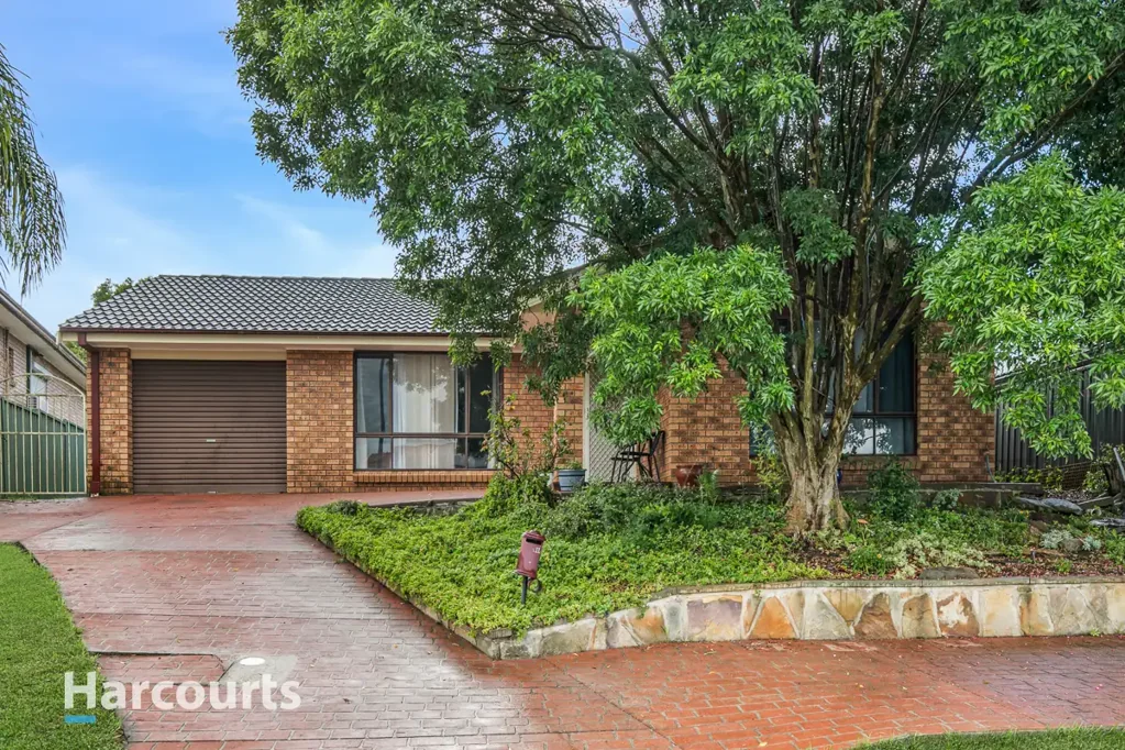 52 Pine Creek Circuit, St Clair, NSW 2759