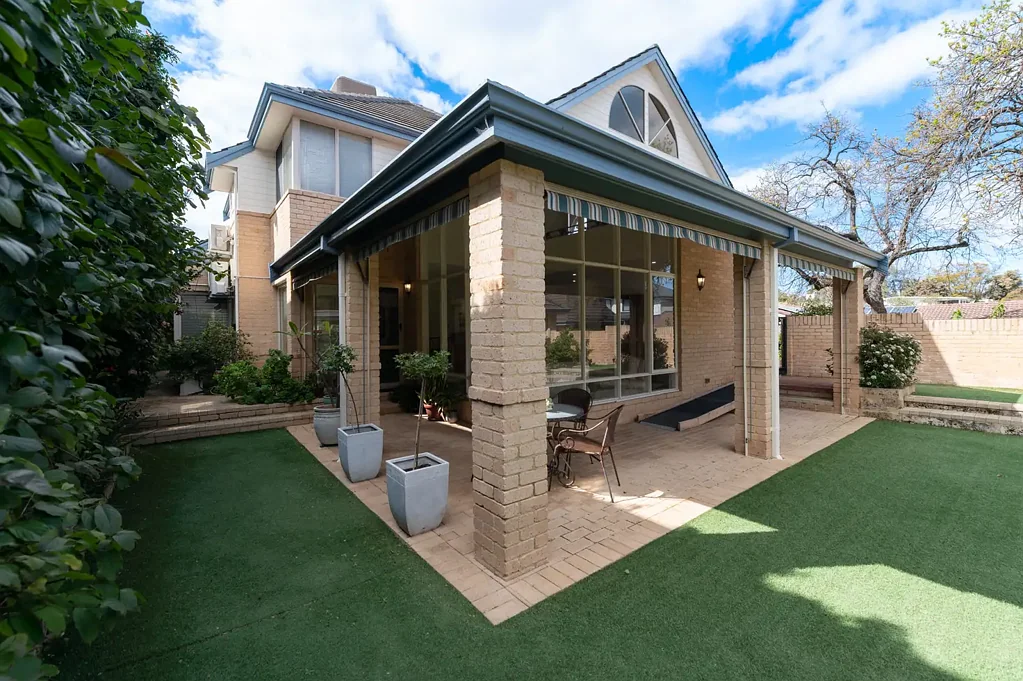 Applecross 4房  Rear Home in Top Location