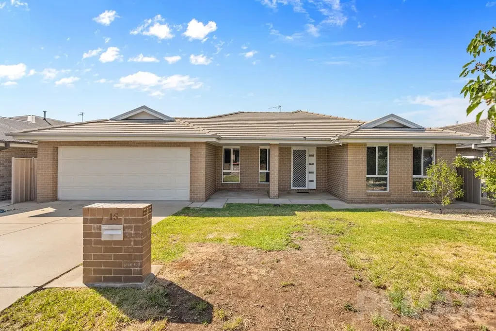 15 Mirrul Street, Glenfield Park, NSW 2650