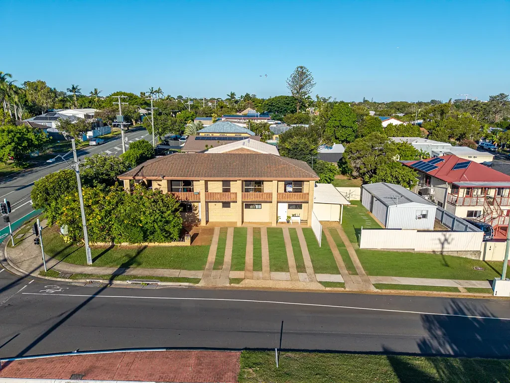 Clontarf 8 Bedroom High-Yield Investment Opportunity - 4 Income Streams on One Title