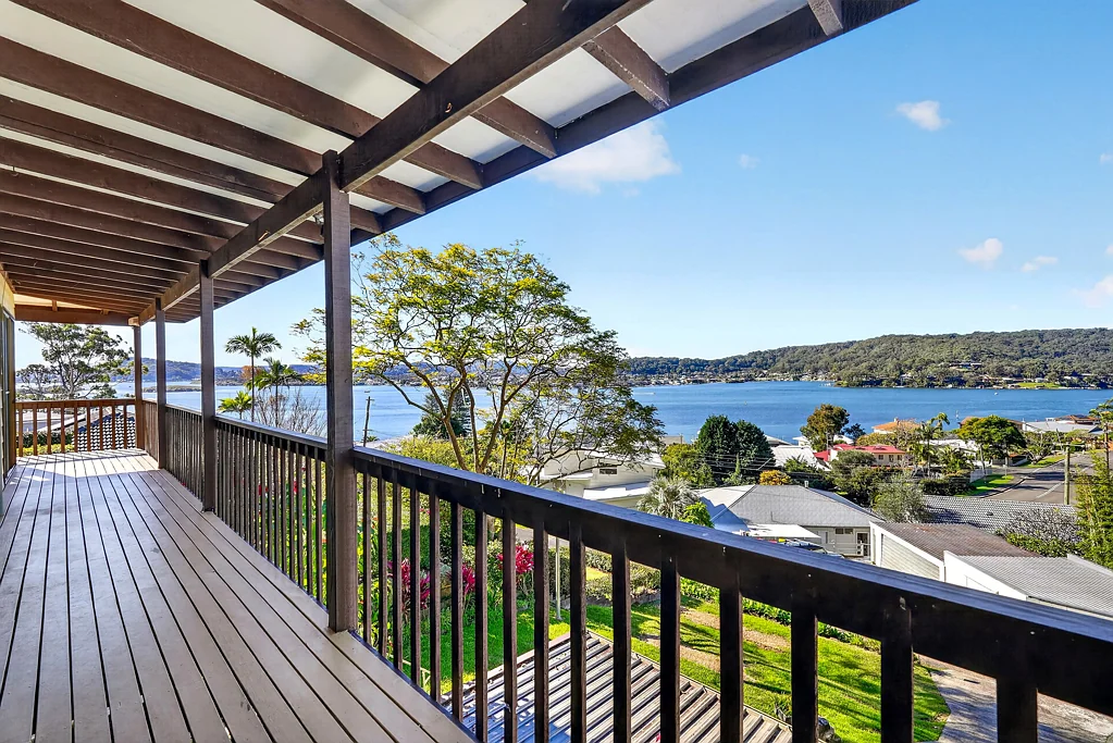 Blackwall 5 Bedroom Perfect North-East Aspect with Panoramic Brisbane Water Views