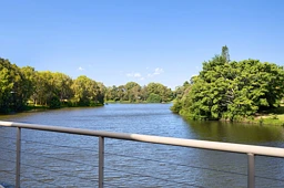 18 Greenwich Court, Robina