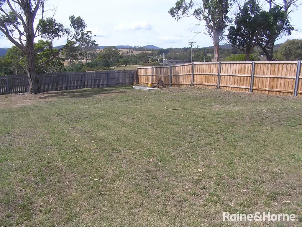 18 Nairn Street, Buckland, TAS 7190