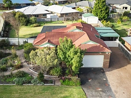 38 Charlton Place, Eastwood