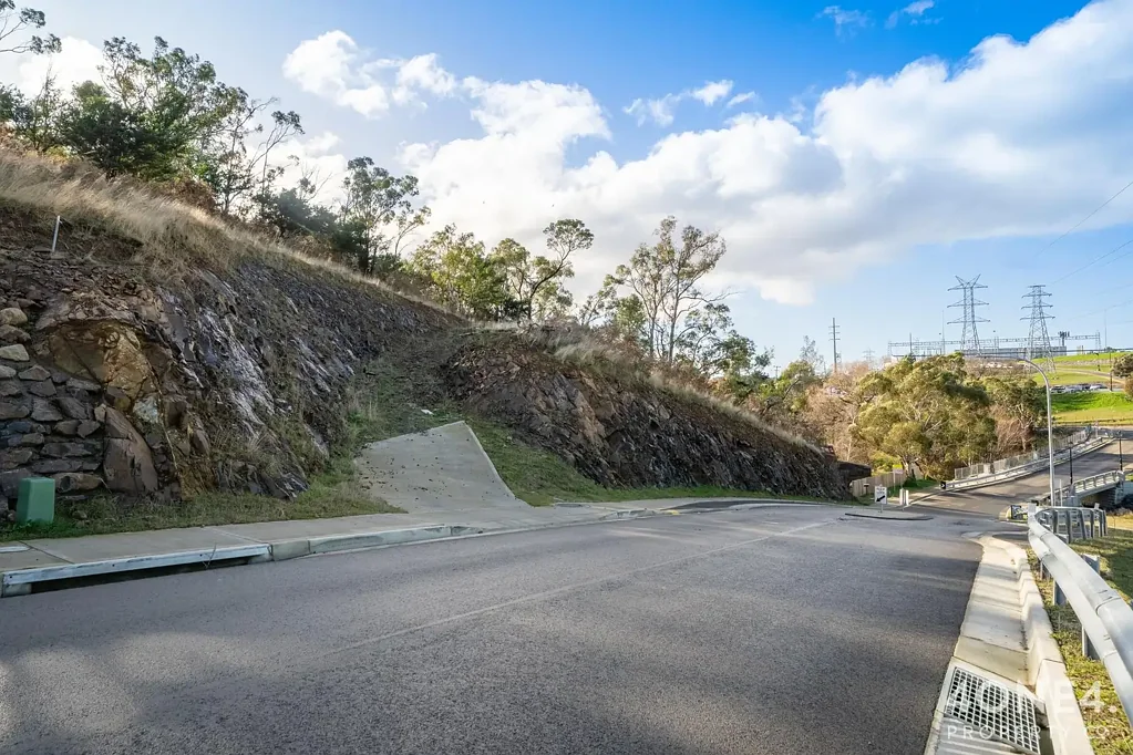 Lenah Valley Mountain Views and plenty of room to move