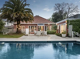 25 Chaucer Crescent, Canterbury