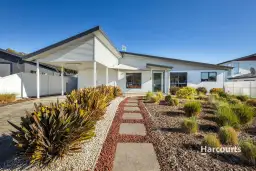 25 Serrata Crescent, Sisters Beach